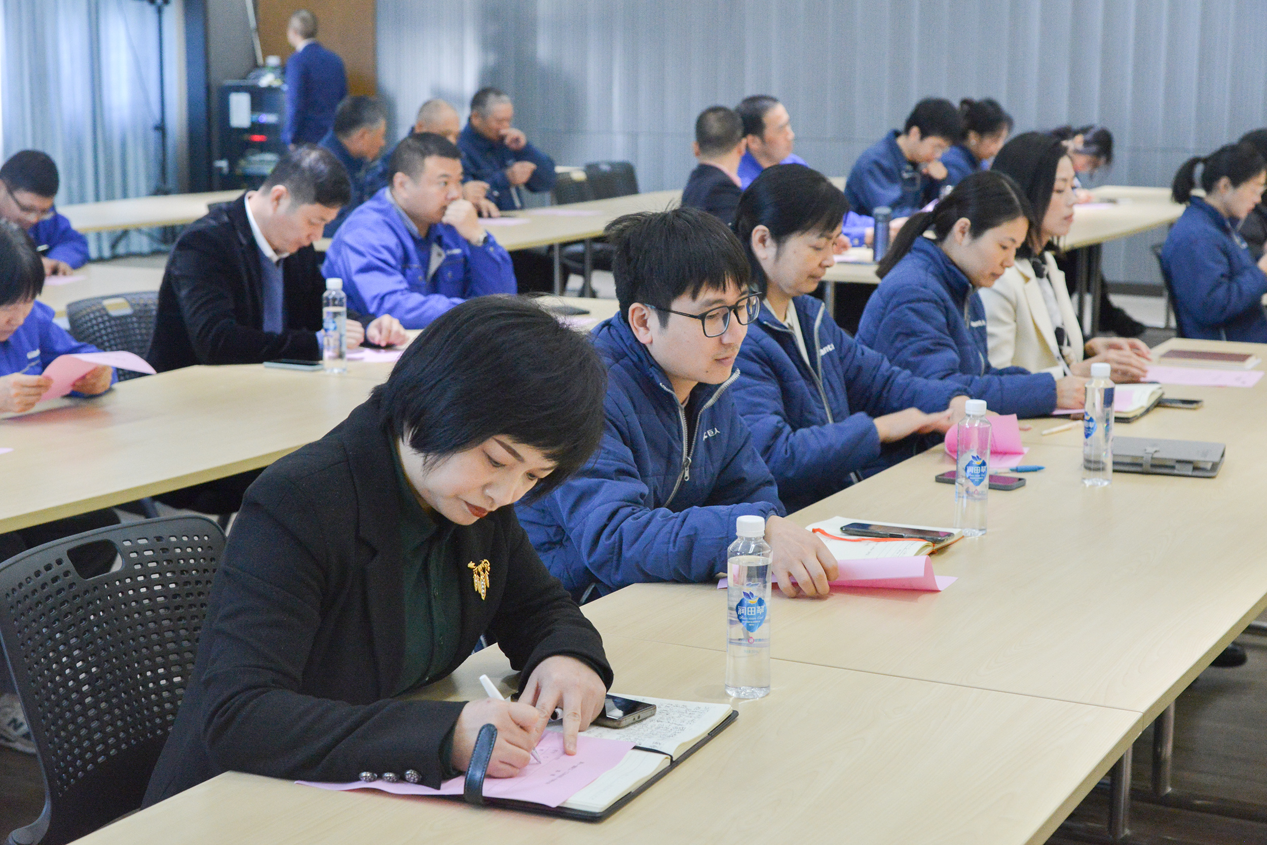 共建幸福家園 同創(chuàng)美好明天——巨人集團第十一屆職代會召開