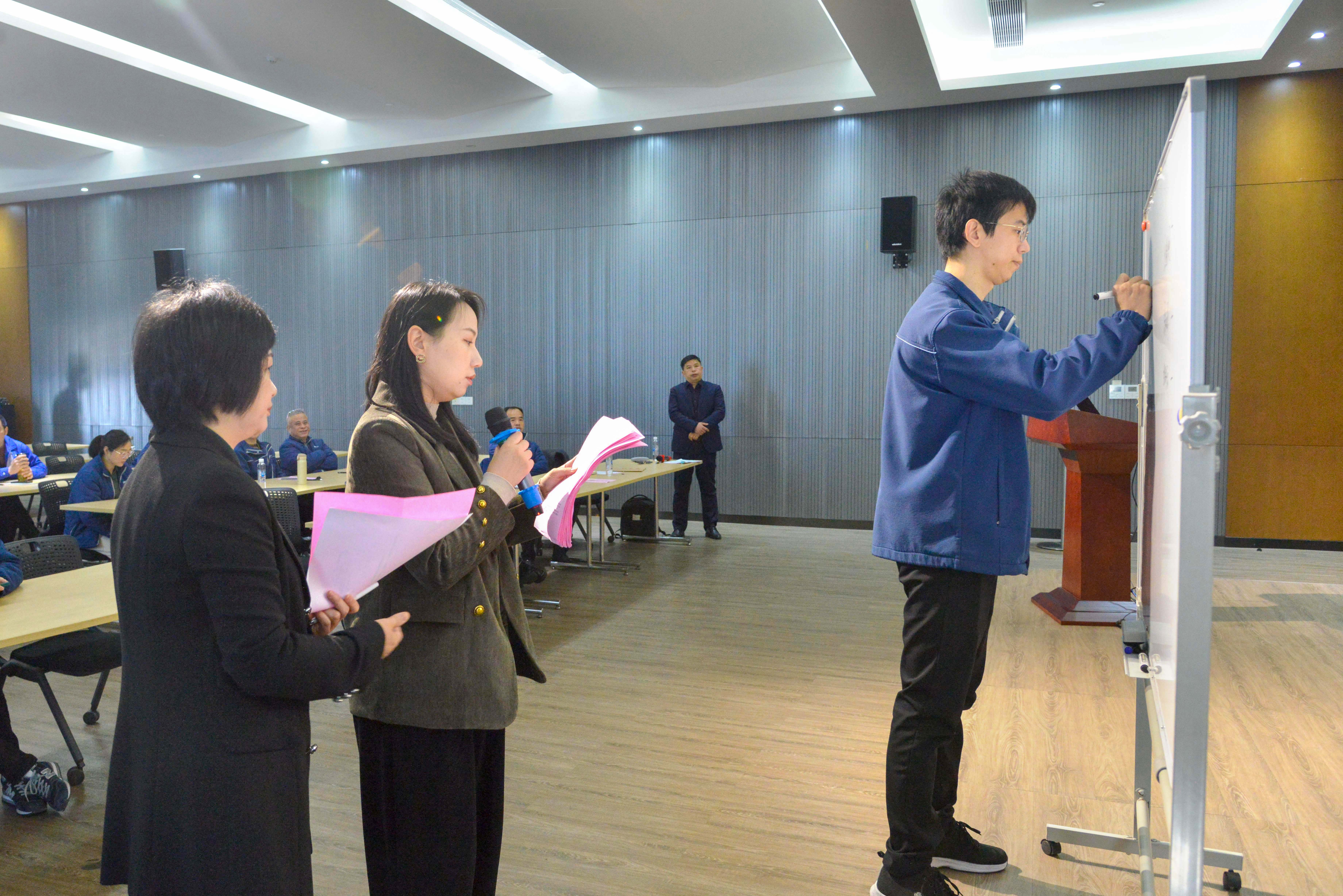 共建幸福家園 同創(chuàng)美好明天——巨人集團第十一屆職代會召開